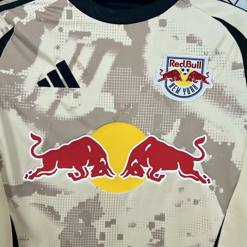 RB Leipzig 25/26 Away Kit